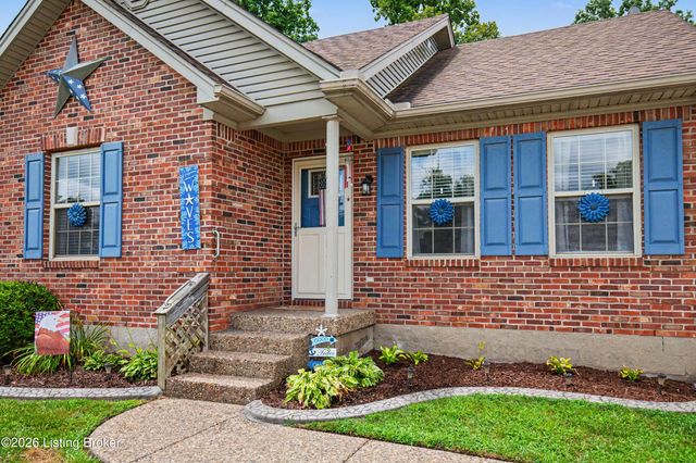 585 River Oaks Dr, Shepherdsville, KY 40165