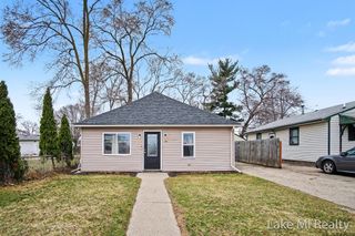 3809 Jefferson Avenue SE, Wyoming, MI 49548