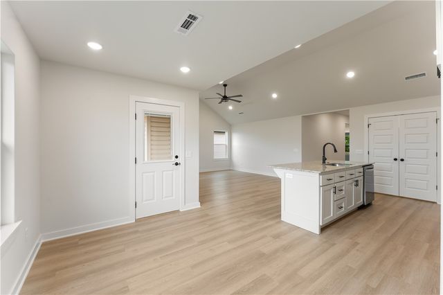 1708 Gerald Shay Road, Gentry, AR 72734