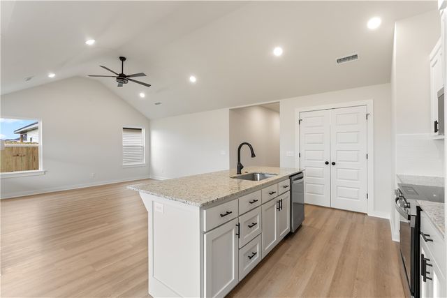 1708 Gerald Shay Road, Gentry, AR 72734