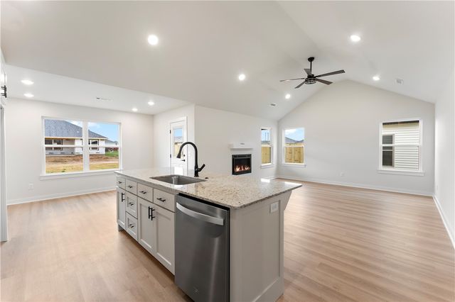 1708 Gerald Shay Road, Gentry, AR 72734