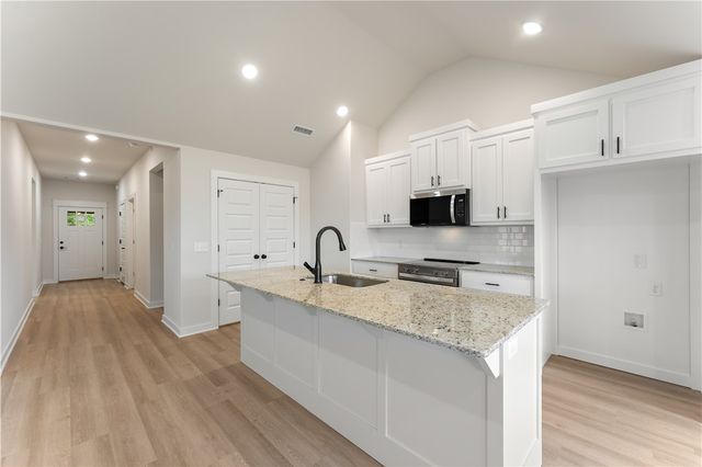 1708 Gerald Shay Road, Gentry, AR 72734