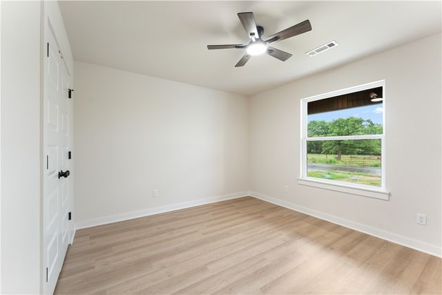 1708 Gerald Shay Road, Gentry, AR 72734