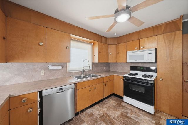 665 Sumner Street, Lincoln, NE 68502