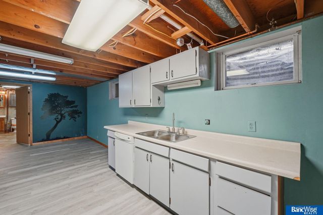 665 Sumner Street, Lincoln, NE 68502