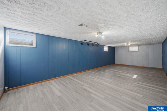 665 Sumner Street, Lincoln, NE 68502