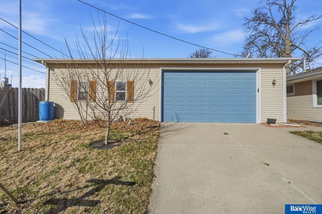 665 Sumner Street, Lincoln, NE 68502