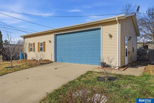 665 Sumner Street, Lincoln, NE 68502