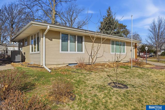 665 Sumner Street, Lincoln, NE 68502