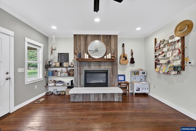 352 21st Av NE, Salem, OR 97301