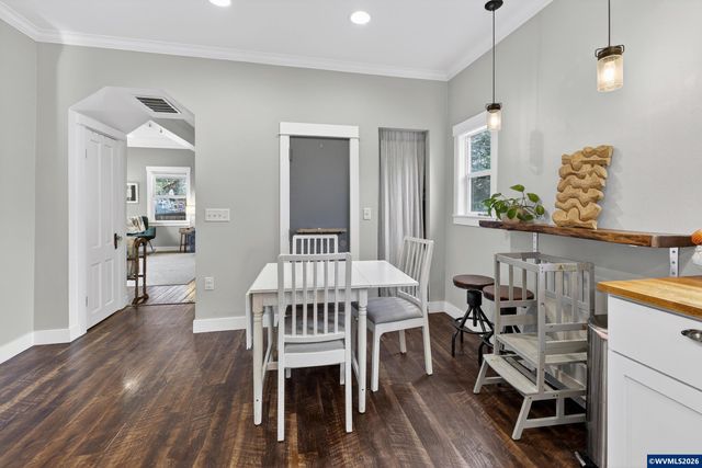 352 21st Av NE, Salem, OR 97301