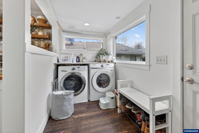 352 21st Av NE, Salem, OR 97301