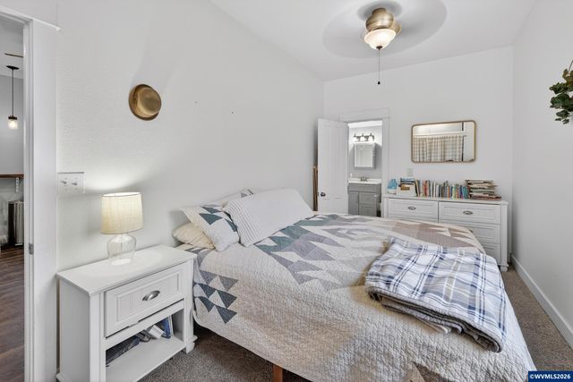 352 21st Av NE, Salem, OR 97301