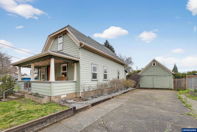 352 21st Av NE, Salem, OR 97301