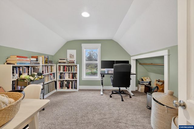 352 21st Av NE, Salem, OR 97301