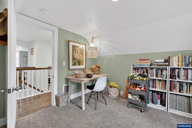 352 21st Av NE, Salem, OR 97301