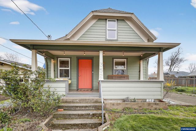 352 21st Av NE, Salem, OR 97301