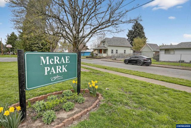 352 21st Av NE, Salem, OR 97301