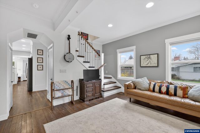 352 21st Av NE, Salem, OR 97301