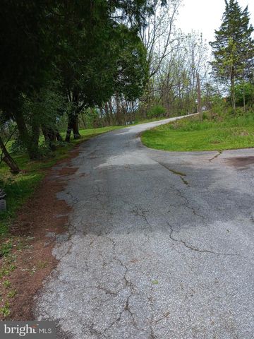 895 LEWISBERRY RD, Lewisberry, PA 17339