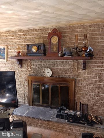 895 LEWISBERRY RD, Lewisberry, PA 17339