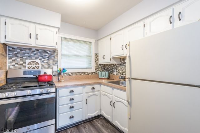 6 Colonial Dr E, Little Falls Twp., NJ 07424