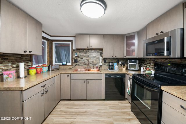 21315 Scenic Drive, Chugiak, AK 99567