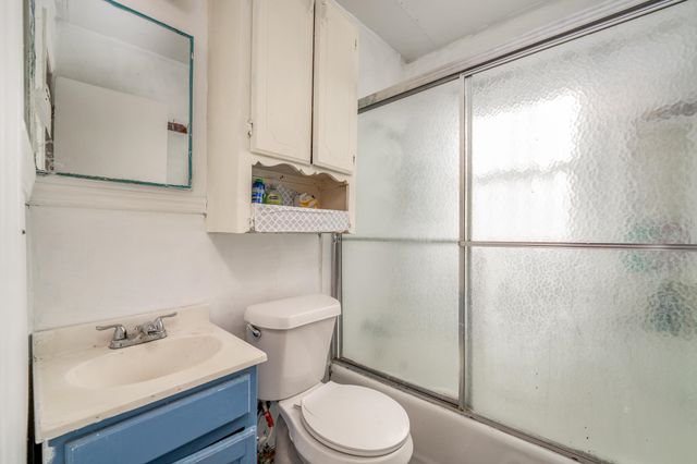 1432 S Meridian Ave, Wichita, KS 67213