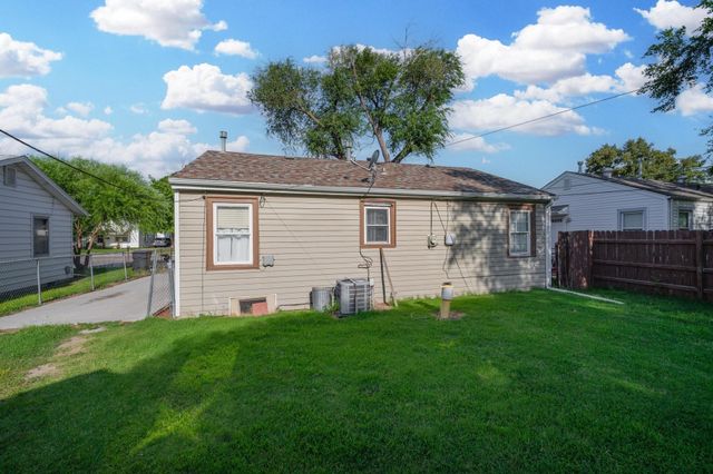 1432 S Meridian Ave, Wichita, KS 67213