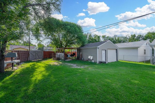 1432 S Meridian Ave, Wichita, KS 67213