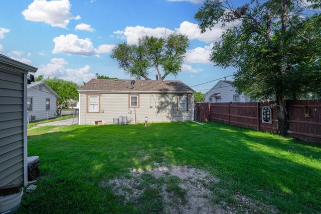 1432 S Meridian Ave, Wichita, KS 67213