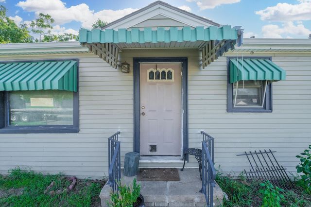 1432 S Meridian Ave, Wichita, KS 67213