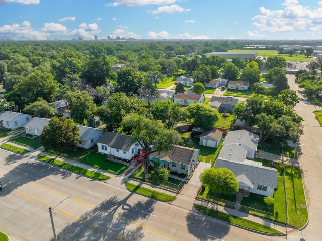 1432 S Meridian Ave, Wichita, KS 67213
