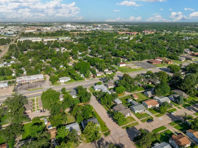1432 S Meridian Ave, Wichita, KS 67213
