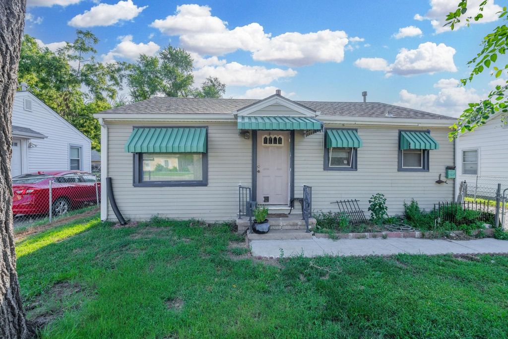 1432 S Meridian Ave, Wichita, KS 67213