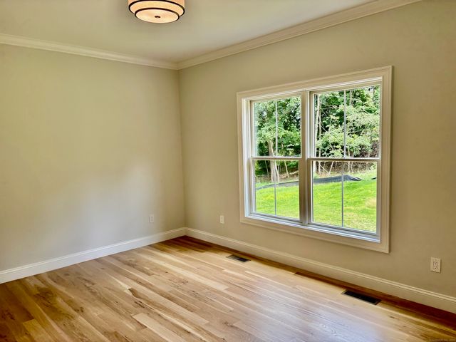 2 Garry Knolls, Danbury, CT 06810