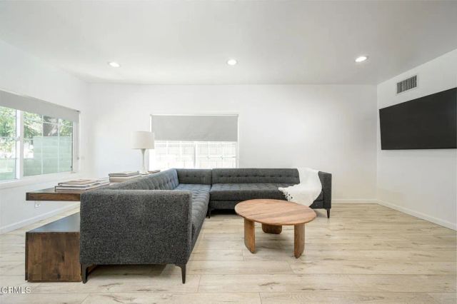 11118 Califa Street, North Hollywood, CA 91601