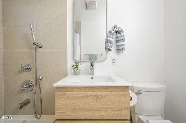 11118 Califa Street, North Hollywood, CA 91601