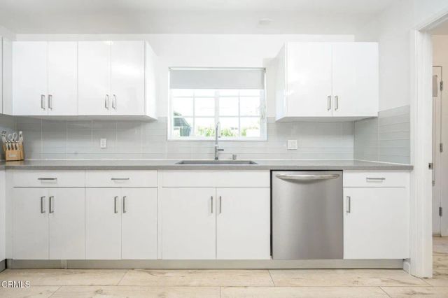 11118 Califa Street, North Hollywood, CA 91601