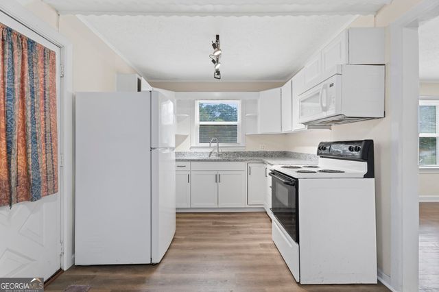802 Bridge Avenue, Forest Park, GA 30297