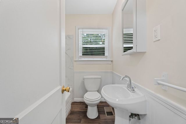 802 Bridge Avenue, Forest Park, GA 30297