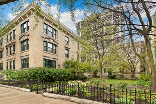 533 W Melrose Street 3F, Chicago, IL 60657