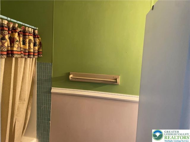 156 Northampton Street, Bath Boro, PA 18014