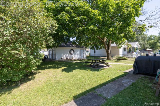 131 Starr Avenue, Waterford Charter Township, MI 48328