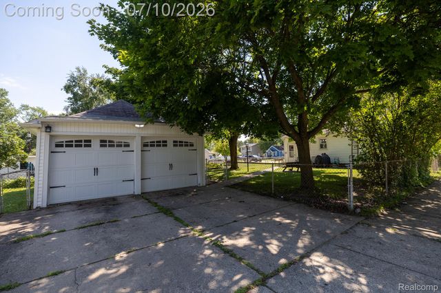 131 Starr Avenue, Waterford Charter Township, MI 48328