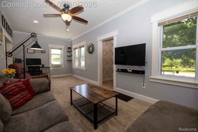 131 Starr Avenue, Waterford Charter Township, MI 48328