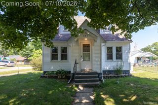 131 Starr Avenue, Waterford Charter Township, MI 48328