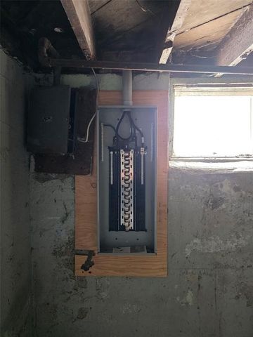 302 9th Street E, Vinton, IA 52349