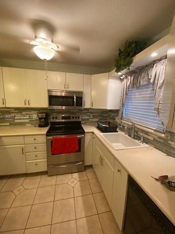 5100 SW 64th Avenue 202, Davie, FL 33314