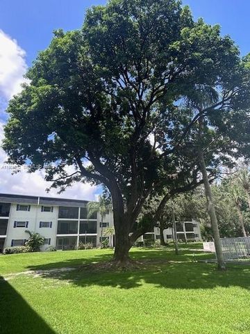 5100 SW 64th Avenue 202, Davie, FL 33314